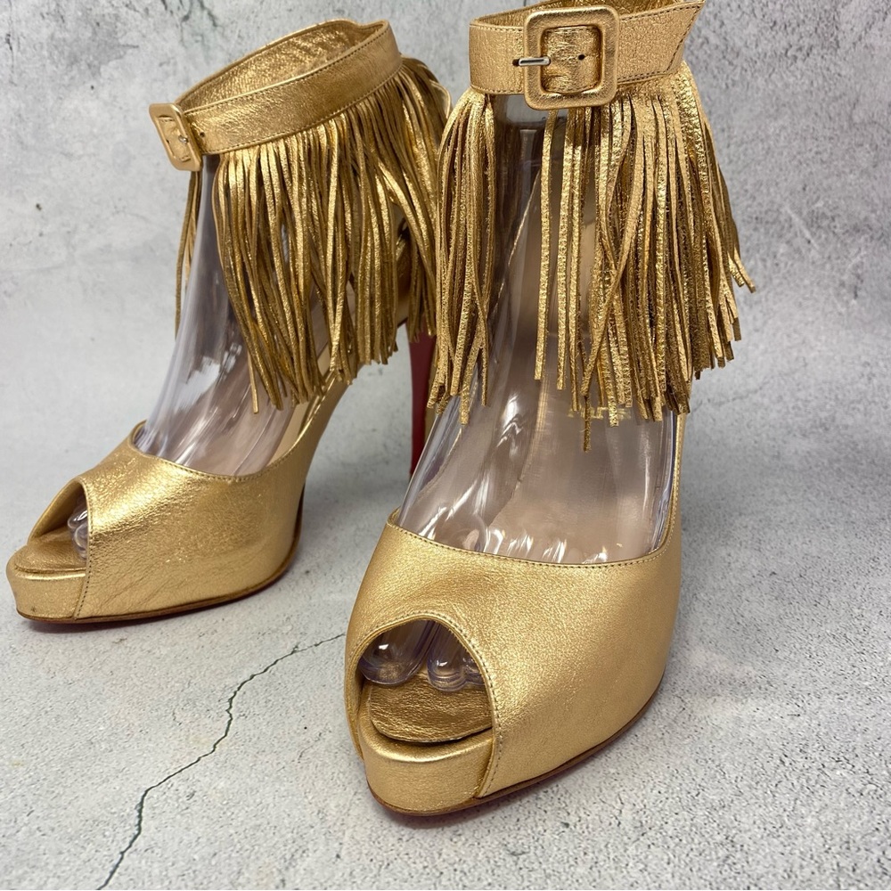 ❤️Christian Louboutin Gold Metallic Short Tina Fringe Dtl Ankle Strap. Sz 38.5